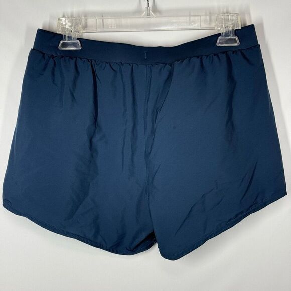 Under Armor Women’s athletic short size medium - Picture 6 of 6
